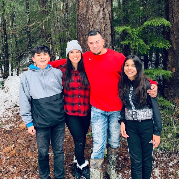 Meet your Posher, Iris - Picture 2 of 4